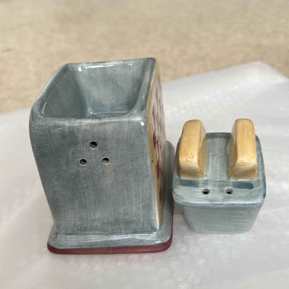 Vintage Sakura toaster salt & pepper shaker - Picture 4 of 4